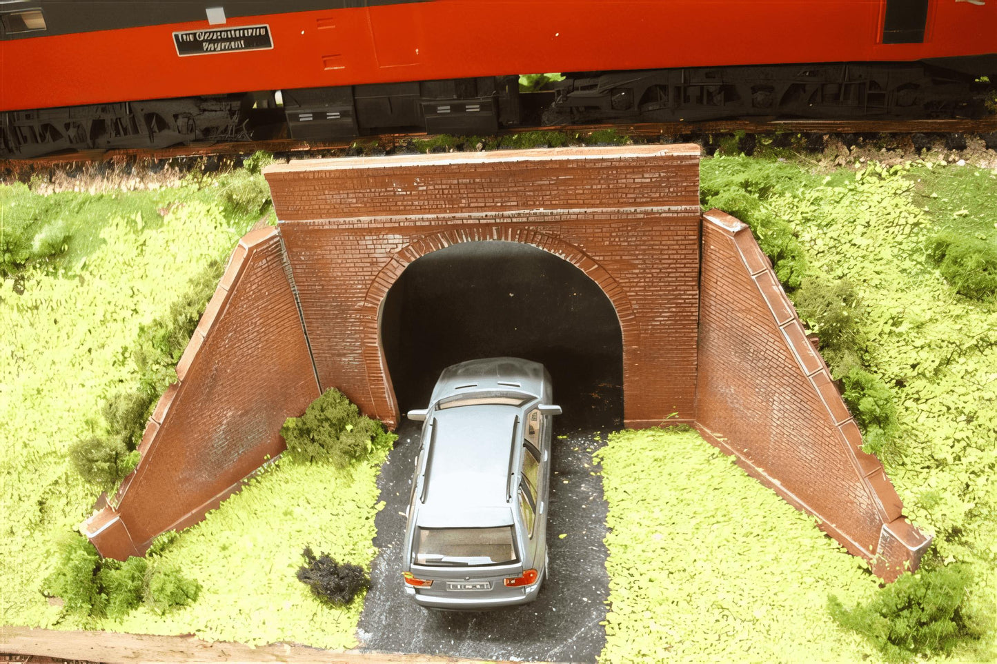 1:76 TUNNEL MOUTH RETAINING WALLS