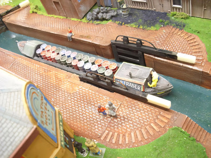 1:72  OIL DRUM LOAD FOR 61 ft NARROW BOAT