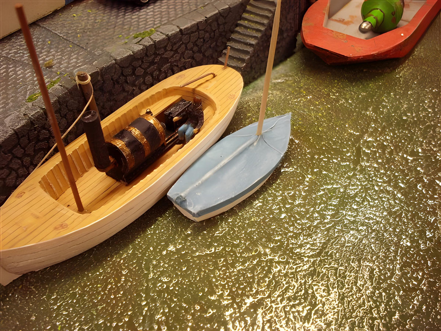 1:76  SMALL COVERED SAIL BOAT