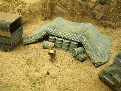 1:72 CAMO NET COVERED OIL DRUM PILE