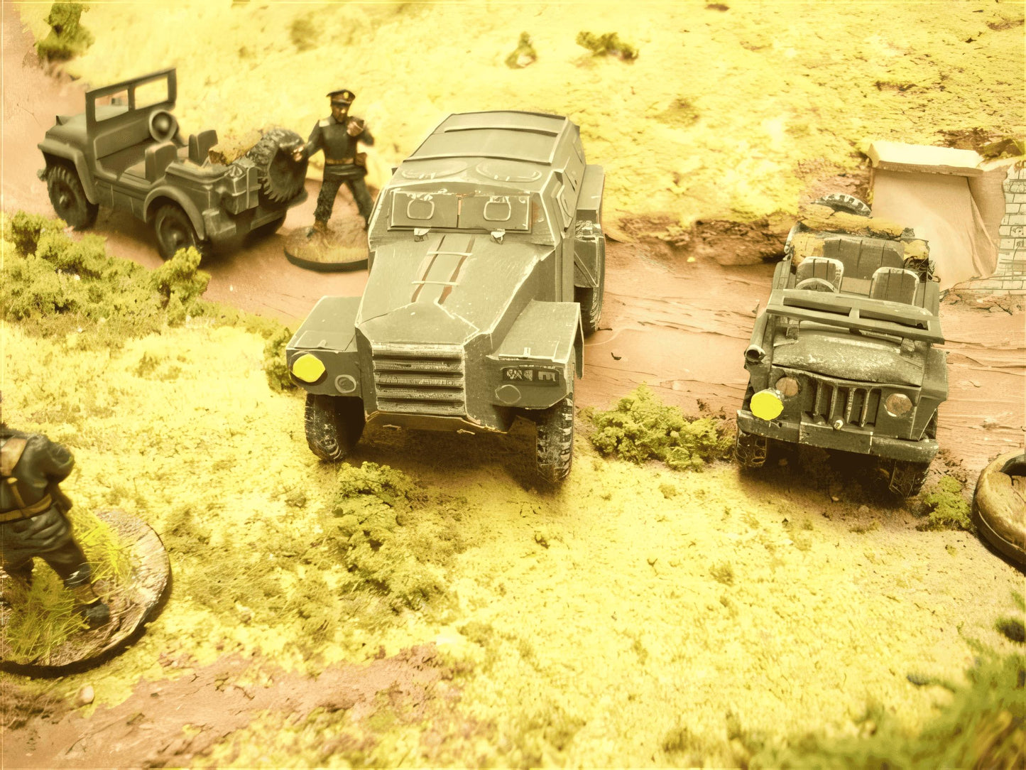 28mm  HUMBER PIG ARMOURED TRUCK (cold war)